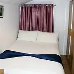 Earlycheckin Spacious House W Parking In London